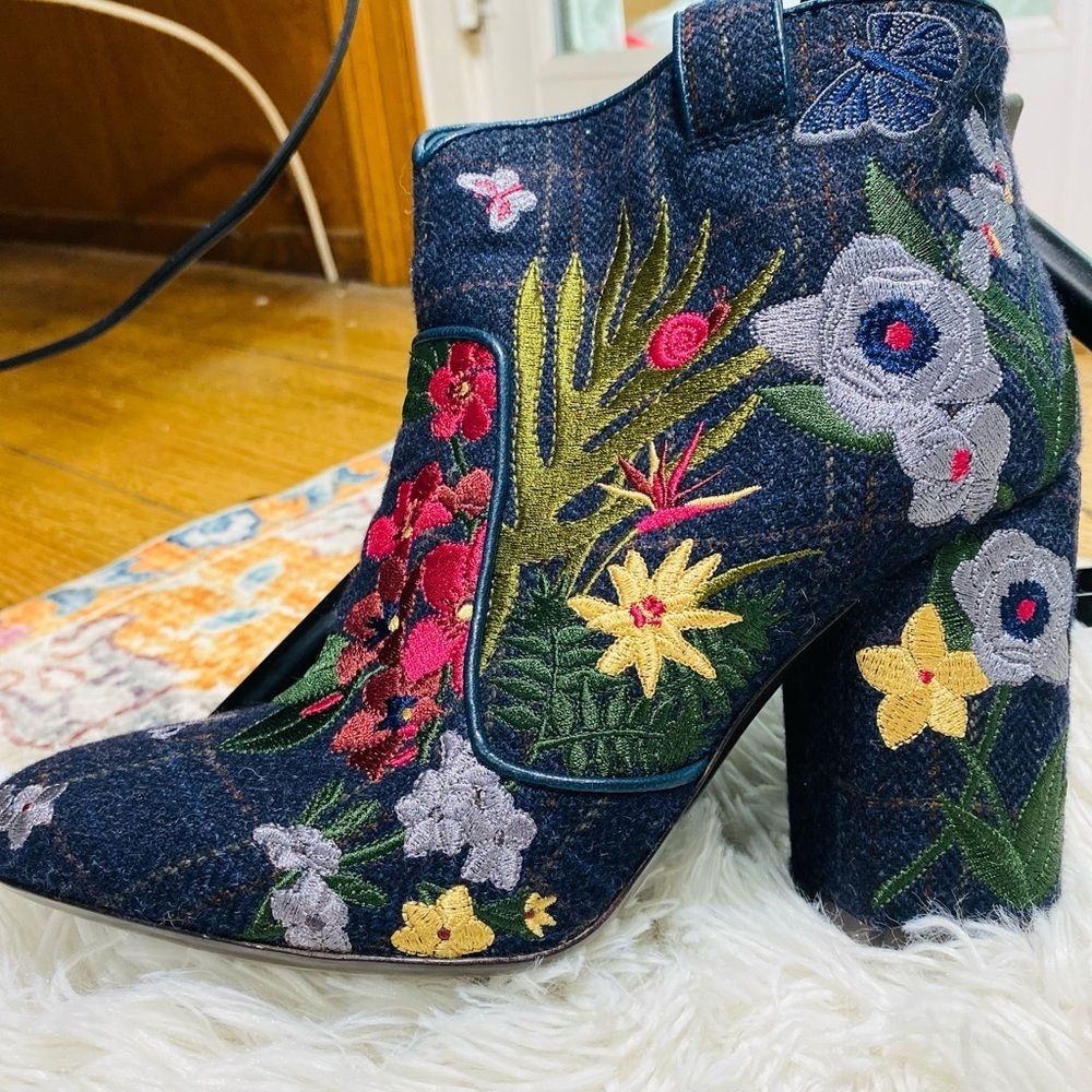 LAURENCE DACADE PARIS EMBROIDERED FLORAL ANKLE BOOTS Made in ITALY EU 38.5 7.5